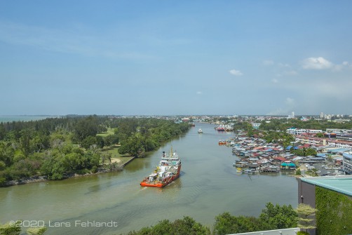 Die Aussicht im Pullman, Miri / Sarawak, links das Meer.