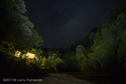 Eine Nacht in der man die Sterne sieht ist immer was besonderes in den Tropen, erst Recht in solch einer Umgebung - central Sarawak / Borneo