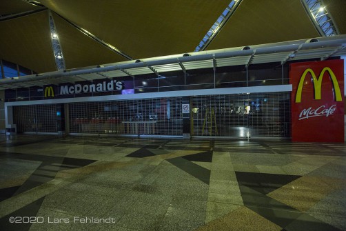 KLIA Airport Terminal während Covid19. Auch McDonalds hatte geschlossen.